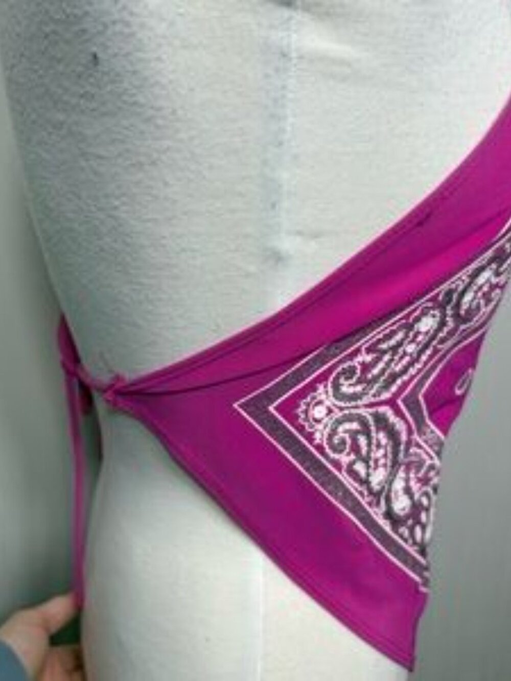 Hot Pink Paisley Bandana Halter Top Y2K Festival Boho Style l Top - Picture 3 of 4